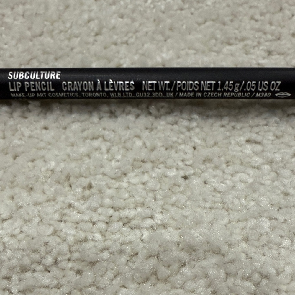 MAC Subculture Lip Pencil A29 - Picture 5 of 11
